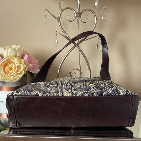 Authentic FERCHI Leather Shoulder Bag - Picture 7 of 11